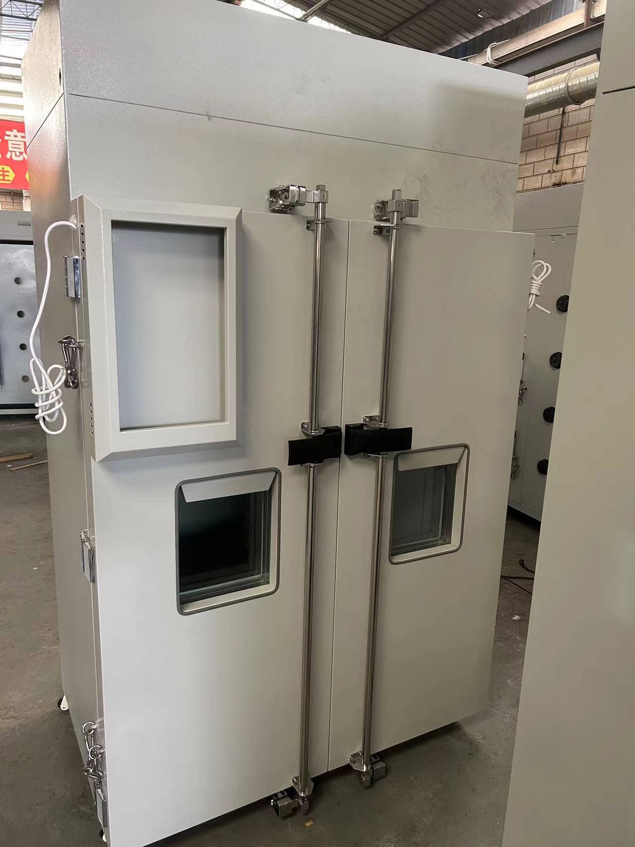 新能源高精度鼓風(fēng)烘箱防爆